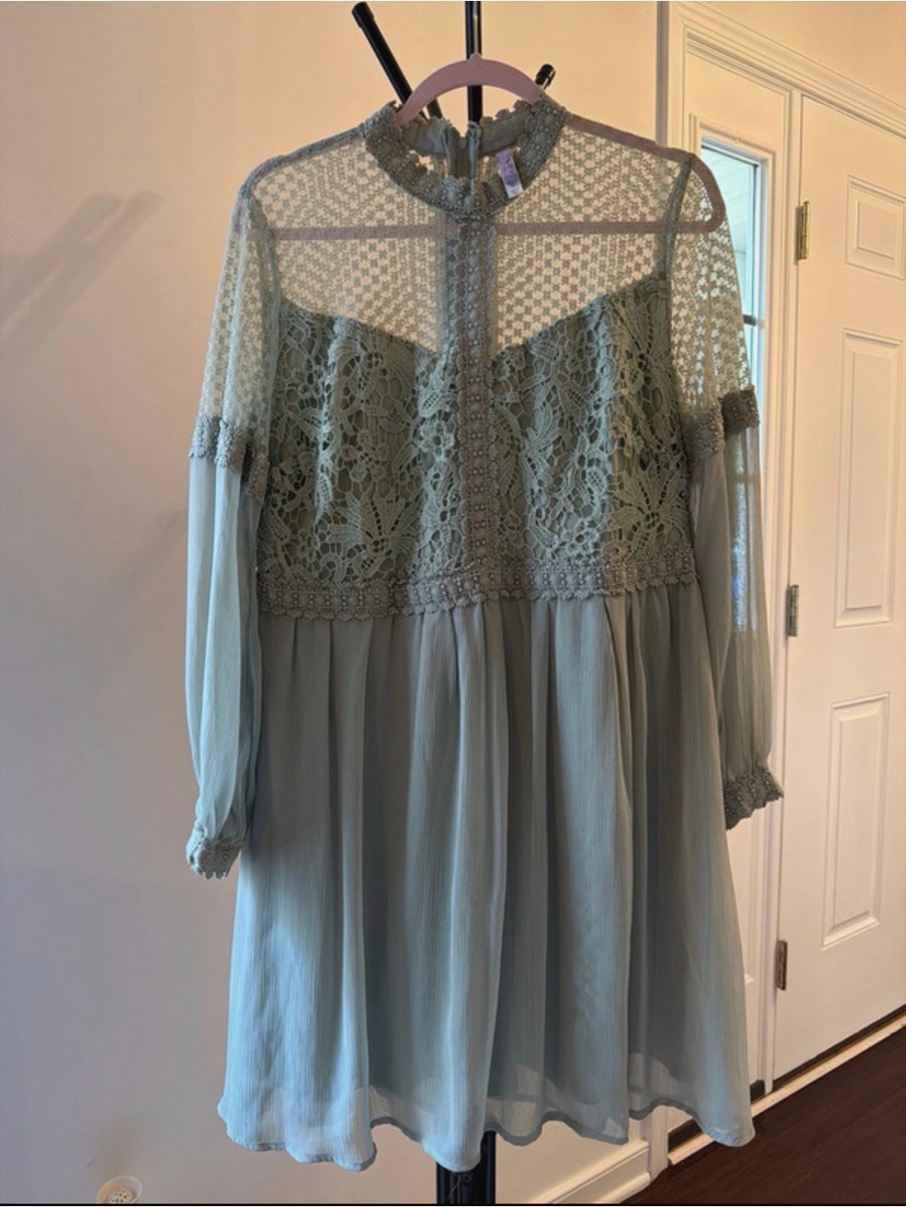 Xhilaration Coquette Lace Yoke Chiffon Dress in Sage Green Size: Large
